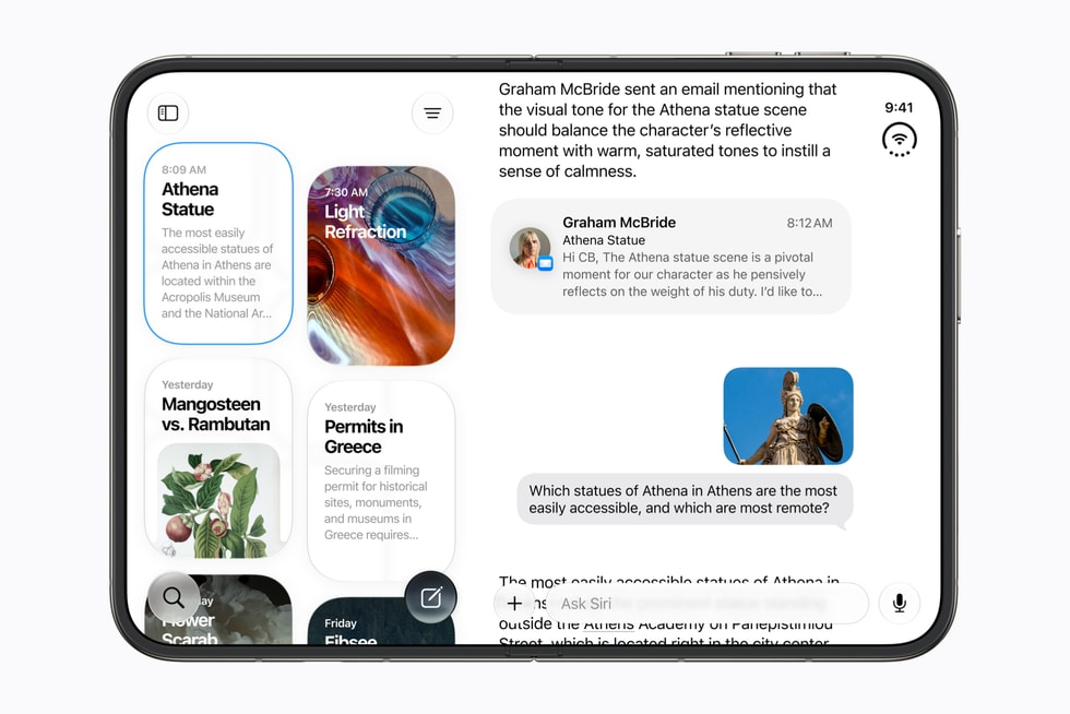 iPhone Duo의 넓은 내부 디스플레이와 Siri 앱