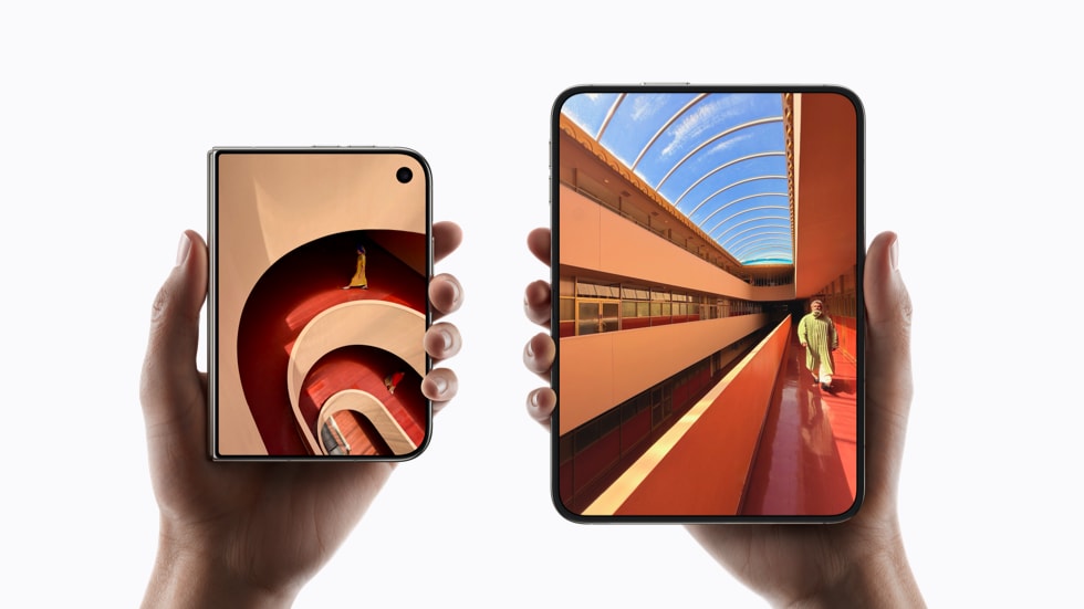 접힌 iPhone Duo와 펼친 iPhone Duo의 크기 비교