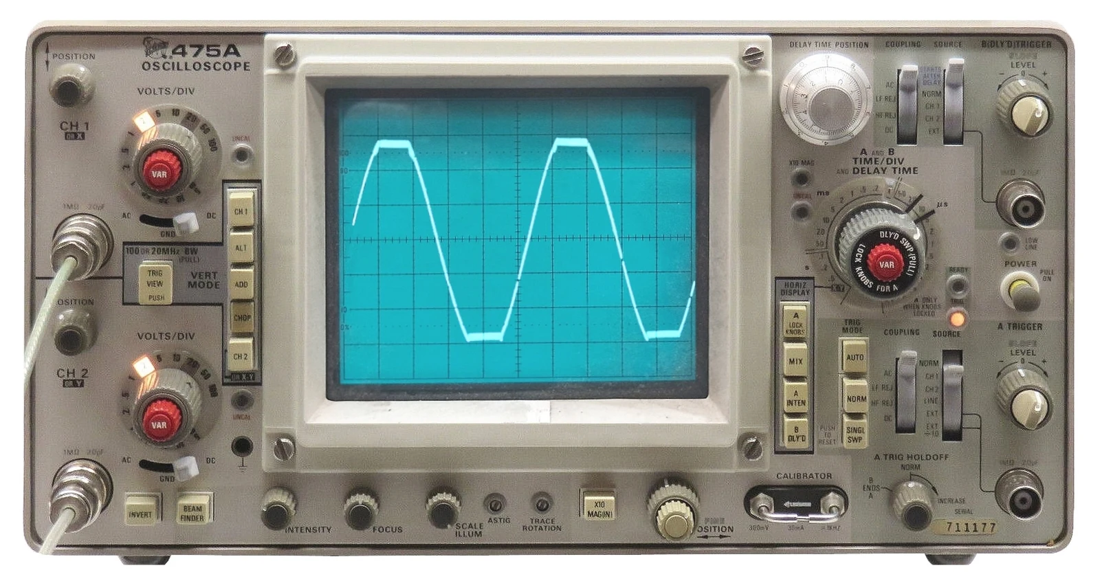 Tektronix 475A 오실로스코프 장비 예시