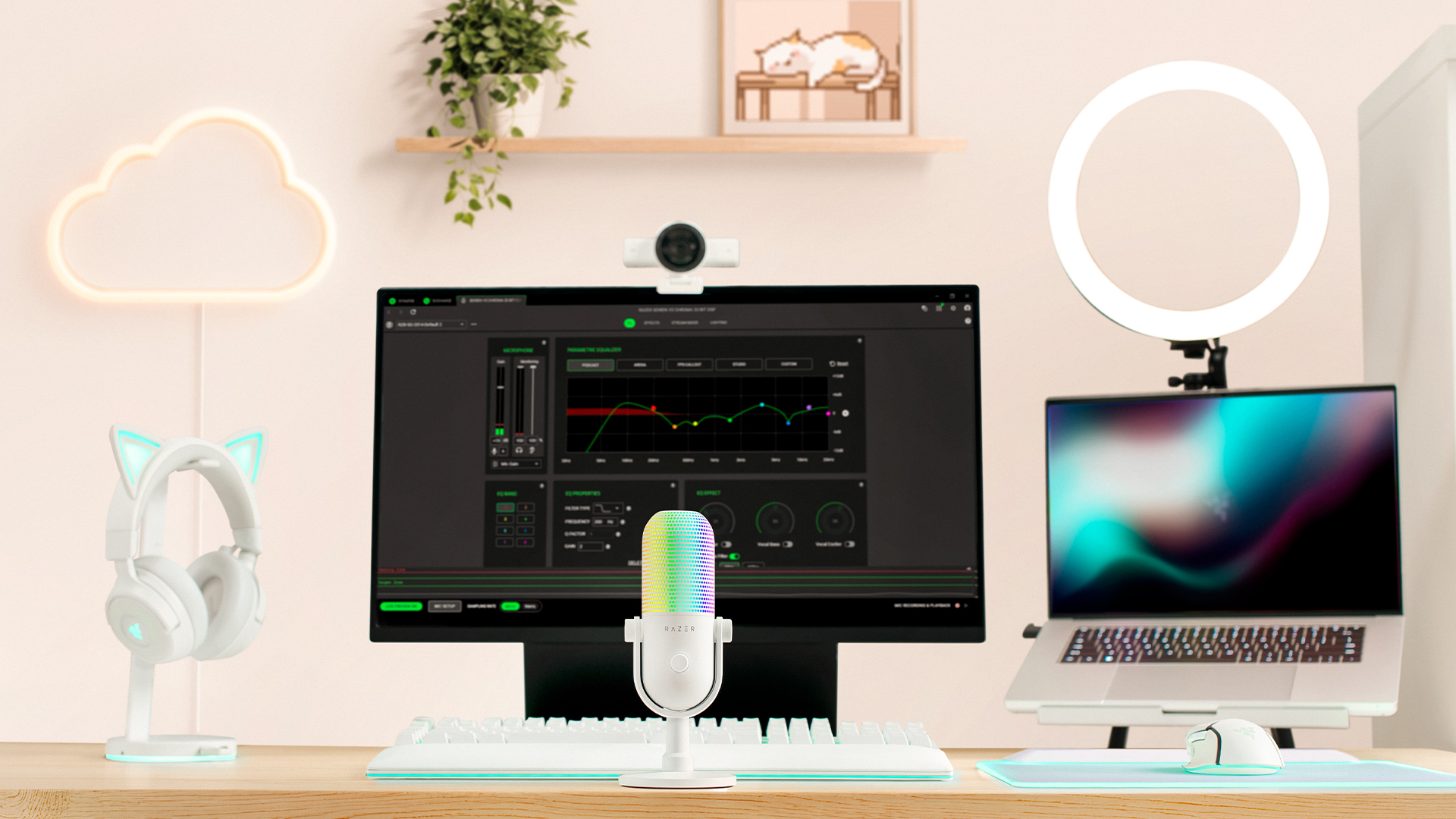 Razer Seiren V3 Chroma 32-Bit DSP가 설치된 크리에이터 데스크 셋업