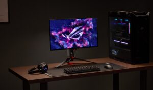 ROG Swift OLED PG27UCWM과 PG32UCWM 모니터를 사용 중인 게이밍 데스크