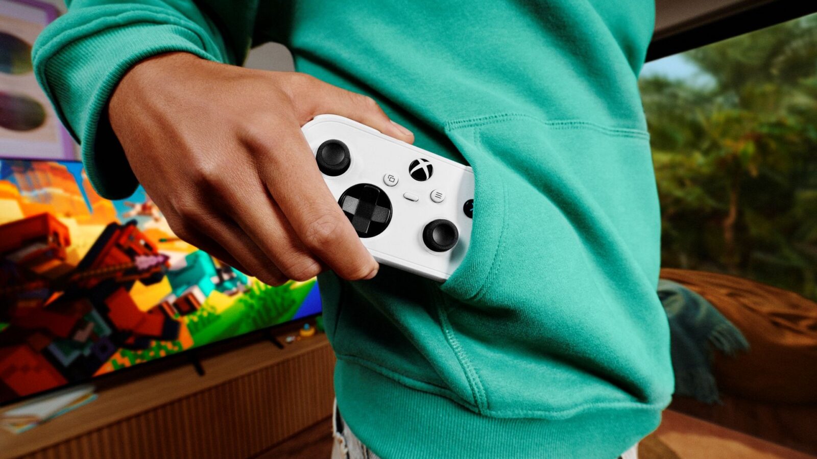 XBOX Nano Controller를 손에 든 공식 제품 사진